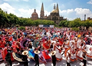 رقصوا 5 دقائق بلا توقف.. 882 راقصا في المكسيك يحطمون رقم "جينيس"