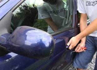 بالفيديو| طريقة جديدة لسرقة السيارات.. إحذر منها