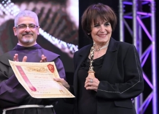 سميرة أحمد تتسلم جائزة سمير صبري من مهرجان المركز الكاثوليكي: «أفتقده بشدة»
