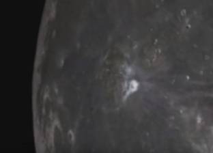 بالفيديو| جسم فضائي مجهول يخرج من سطح القمر