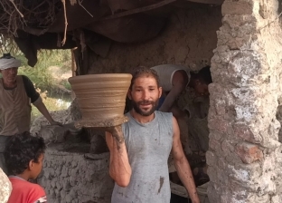 من الطين لقطع فنية فريدة.. رحلة تصنيع الأواني الفخارية في سوهاج