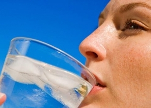 دراسة: تناول الماء يساعد في خسارة الوزن