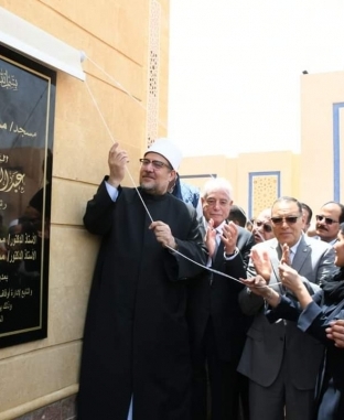 الددكتور علي جمعة في إحدى افتتاحات المساجد