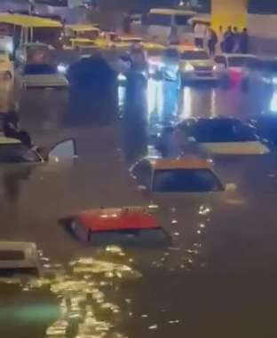 الفيضانات في دبي