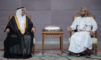 رئيس البرلمان العربي يصل إلى سلطنة عمان في زيارة رسمية