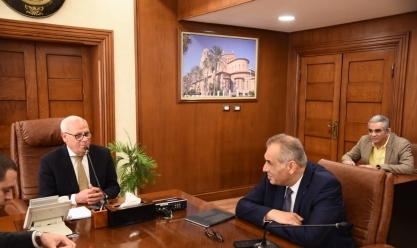 محافظ بورسعيد يبحث مع نائب وزير الاتصالات تطبيق منظومة الكارت الموحد