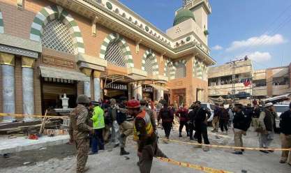 ارتفاع ضحايا تفجير مسجد بيشاور في باكستان إلى 32 قتيلا «صور»