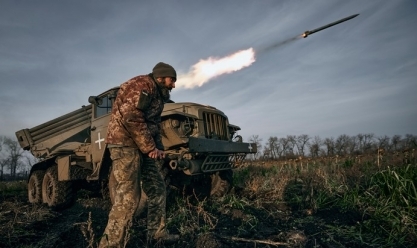 القوات الروسية تستهدف كتيبة أوكرانية بضواحي نيكولايف