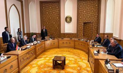وزير الخارجية يعقد جلسة مباحثات ثنائية مع نظيره السوري
