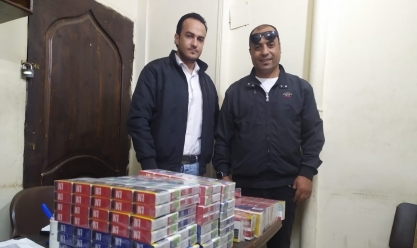 ضبط 420 علبة سجائر وسكر ودقيق بدون فواتير في حملة مكبرة بالإسكندرية         