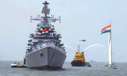 البحرية الهندية تنقذ 9 أفراد من انقلاب ناقلة نفط قبالة سواحل عمان