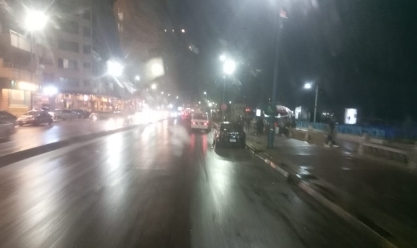 أمطار غزيرة تضرب الإسكندرية.. وسقوط أجزاء من عقار بسبب سوء الطقس