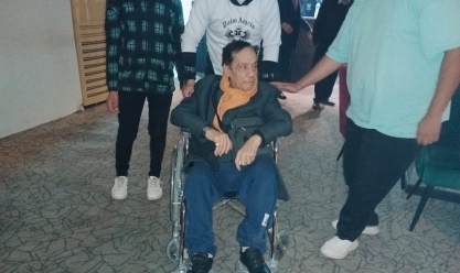 حلمي بكر على كرسي متحرك في أول ظهور له بعد أزمته الصحية