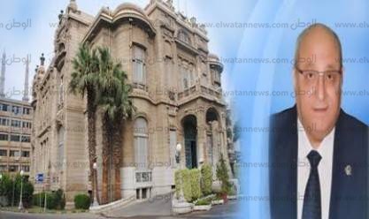 رئيس جامعة عين شمس يهنئ كلية الصيدلة بمناسبة تجديد اعتماد الجودة