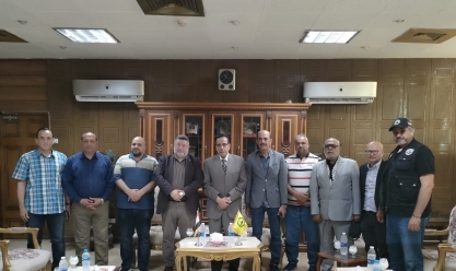 محافظ شمال سيناء يستقبل وفدا من السفارة الفلسطينية والجمعيات الخيرية