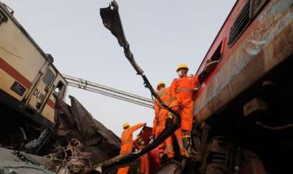 حادث قطار في الهند يودي بحياة 15 شخصا.. توقعات بارتفاع حصيلة الضحايا