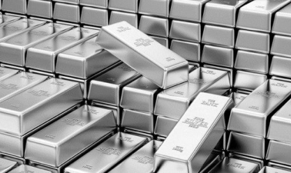 انخفاض أسعار الفضة عالميا عن أعلى مستوى لها خلال ثلاث سنوات