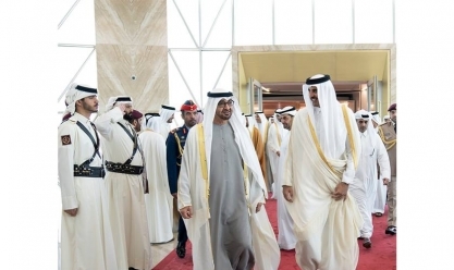 رئيس الإمارات يصل العاصمة القطرية في زيارة رسمية