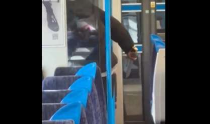 طعن شخص على متن قطار في لندن.. شهود عيان يروون التفاصيل