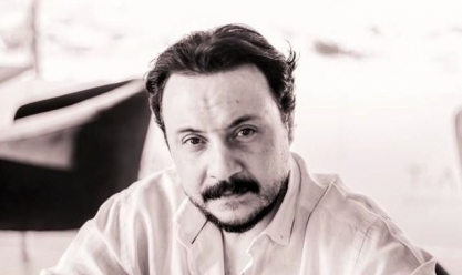 الفنان محمد صلاح يكشف سبب تقديمه مسرحية بعد وفاة والده بأيام