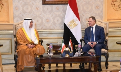 وزير الداخلية يستقبل نظيره الكويتي لمناقشة مستجدات القضايا الأمنية المشتركة