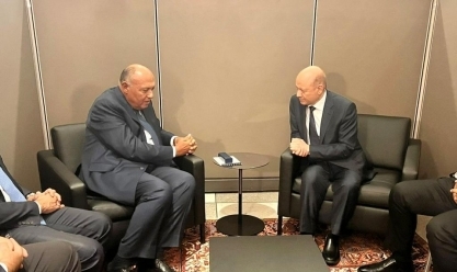 وزير الخارجية يلتقي رئيس مجلس القيادة الرئاسي اليمني في نيويورك