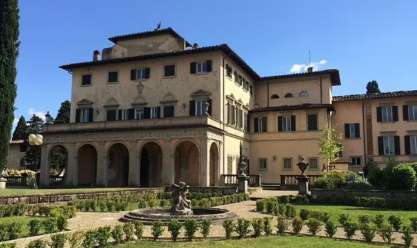 قصة قصر مهجور في إيطاليا لا يجد مشترٍ.. سكنه زوجة الملك تشارلز