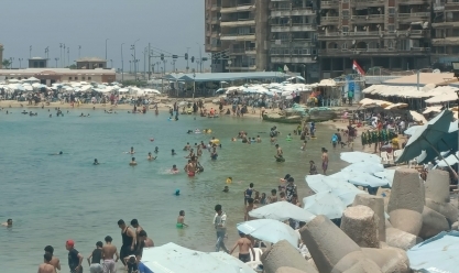 58 مشاركا في أول أيام مسابقة تصوير الشواطئ بالإسكندرية
