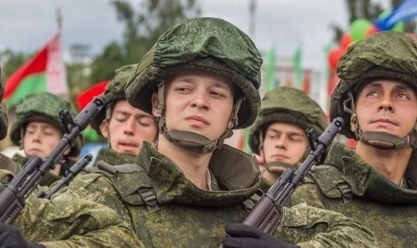 بيلاروسيا تنقل معدات وقوات عسكرية للحدود.. وقلق أوكراني من هجوم جديد