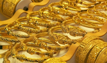 أسعار الذهب اليوم تدفع والد عروس للتخلي عن نصف شبكة ابنته بالفيوم