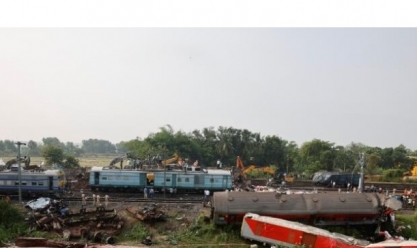 حادث قطار الهند.. خلل في الإشارة تسبب في مقتل 288 شخصا