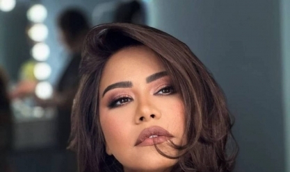 بكاء شيرين عبدالوهاب أثناء غناء «كده يا قلبي» بحفلها في الكويت (فيديو)