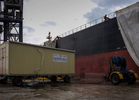 ميناء دمياط يستقبل قطاري حاويات وفوسفات 