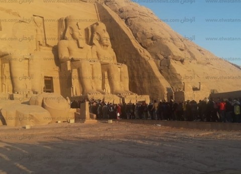 محافظ أسوان: 3 آلاف زائر مصري وأجنبي حضروا quotتعامد الشمسquot في أبو سمبل