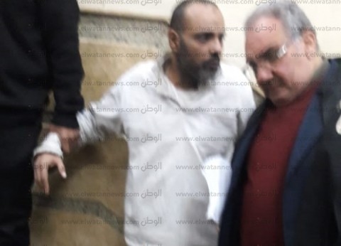 الجنايات تواصل محاكمة نجل المرسي أبو العباس المتهم بقتل زوجته وطفلتيه