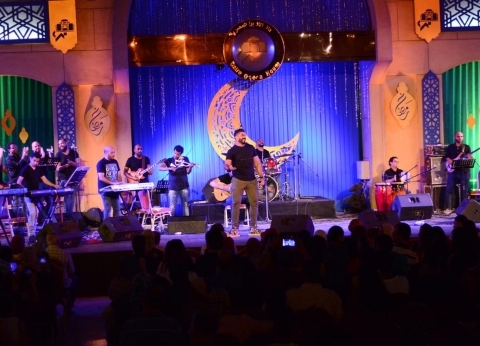 بالصور| خالد سليم يشعل حفل دار الأوبرا بباقة من أجمل أغانيه