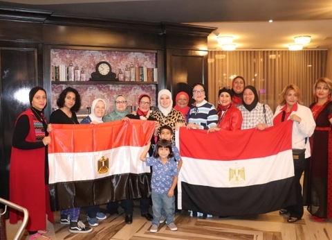 صور.. الجالية المصرية تستقبل السيسي في نيويورك: رسالة لأعداء الوطن