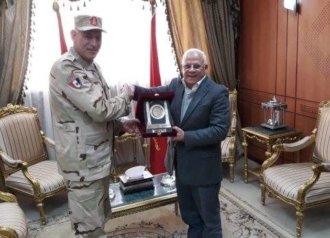 بالصور| محافظ بورسعيد يستقبل قائد قوات حرس الحدود بالقوات المسلحة