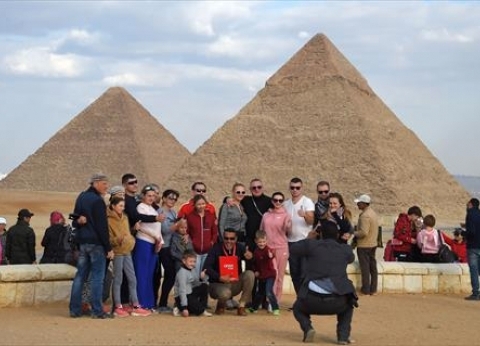 quotفرانس برسquot: السياحة في مصر تتعافى.. وزوار الأهرامات يشعرون بالأمان