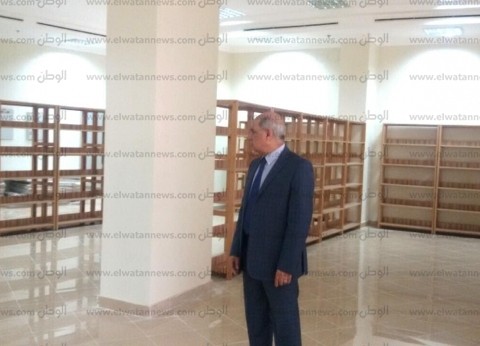 رئيس جامعة كفر الشيخ يتابع تجهيزات قاعة الاحتفالات والمكتبة المركزية