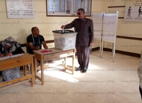 رئيس مدينة أبورديس يدلي بصوته في الاستفتاء على التعديلات الدستورية
