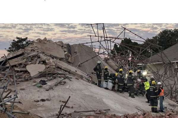 انهيار مبنى في جنوب أفريقيا