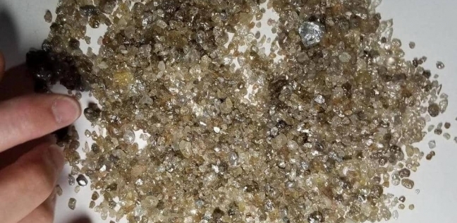 عثر العلماء على مخزون من الماس عمره من عمر الأرض تقريبا
