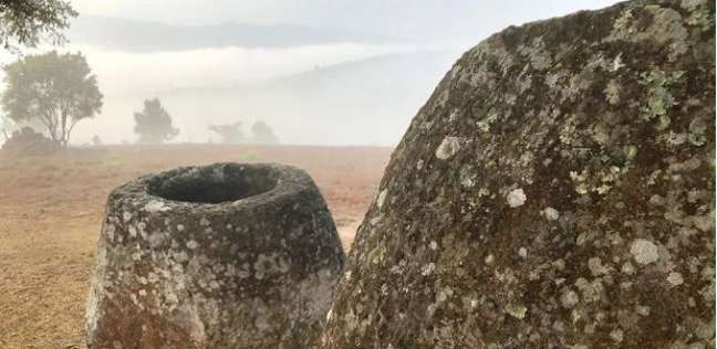 137 جرة حجرية.. علماء يعثرون على "جرات الموت" في آسيا