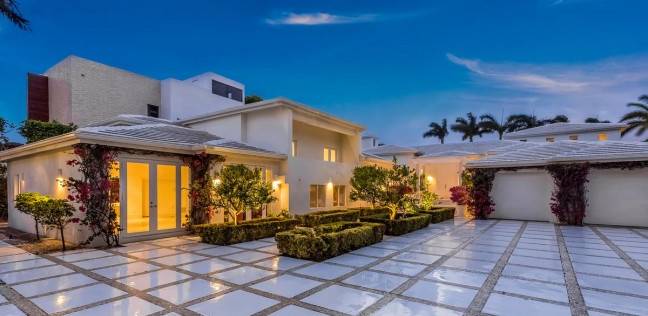 بالصور| شاكيرا تعرض منزلها في أمريكا للبيع بـ 11.7 مليون دولار