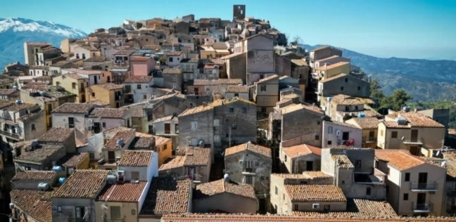 بيع منازل في إيطاليا مقابل يورو واحد