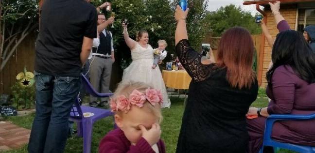 بصمة مختلفة للأطفال في حفلات الزفاف