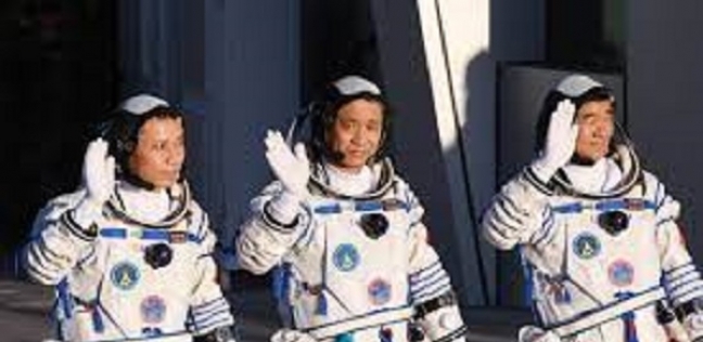 للمرة الثانية .. رائدان من الصين ينجحا في السير على الفضاء  «صور»