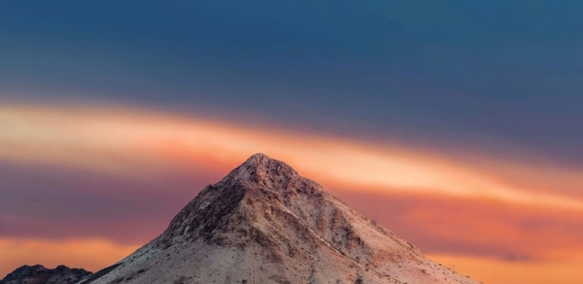 حكاية جبل جليدي يتوسط صحراء السعودية