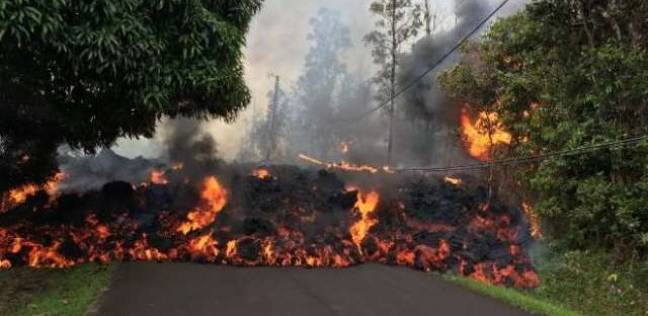 حمم بركان "كيلاويا" في شوارع هاواي
